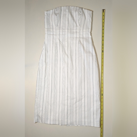 Express Stretch Strapless Dress Size 5/6 White w/ Black Pin Stripes - Picture 1 of 4